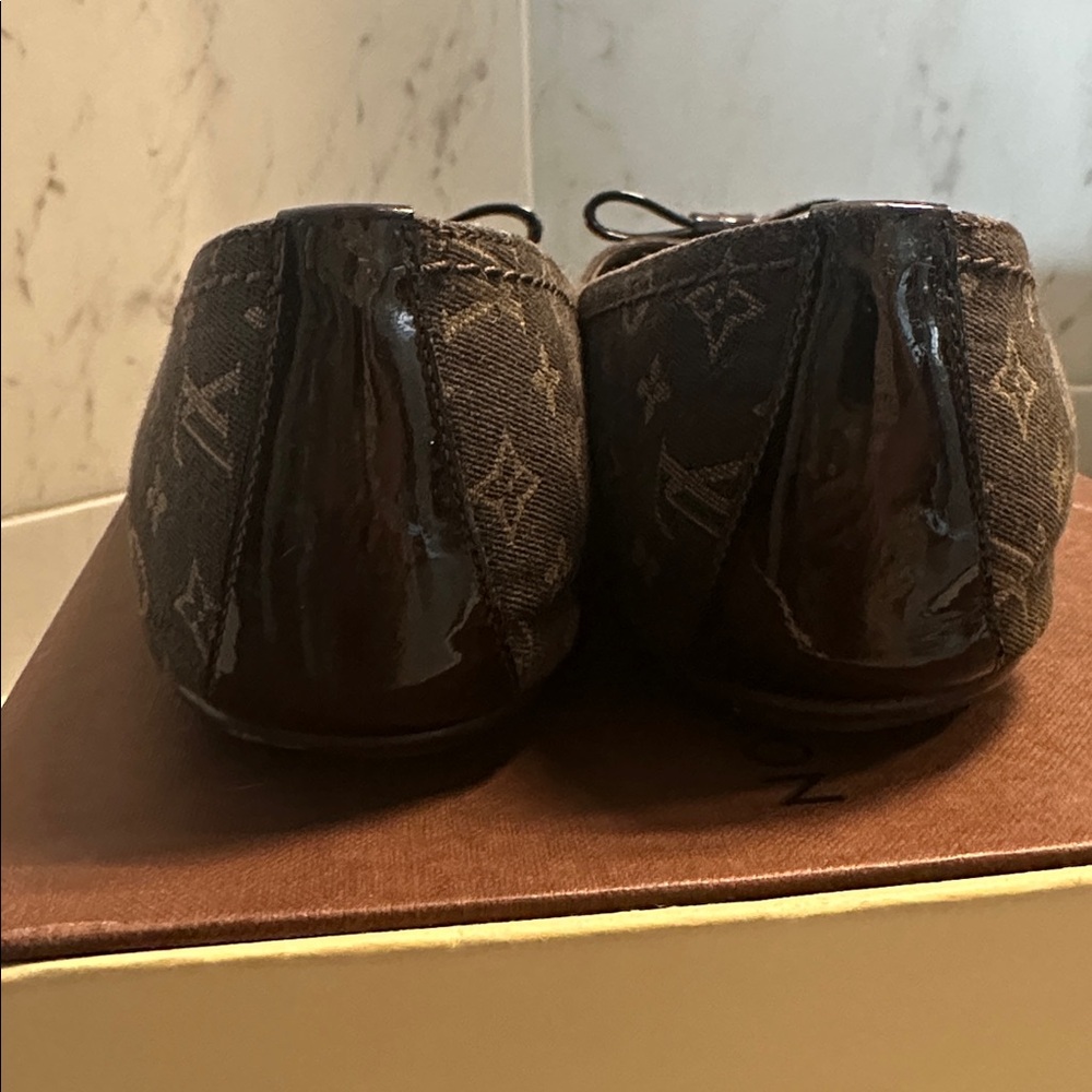 Louis Vuitton Dark Brown Monogram Bow logo Flats Shoes 39.5 or 9 - Picture 4 of 6